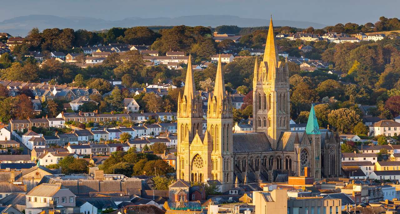 Neo-Gothic cathedral in Truro (United Kingdom) online puzzle