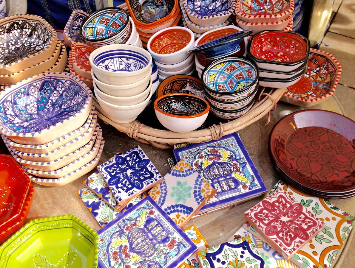 Pratos de cerâmica coloridos puzzle online
