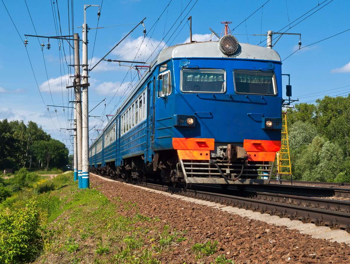 Electric commuter train (Russia) online puzzle