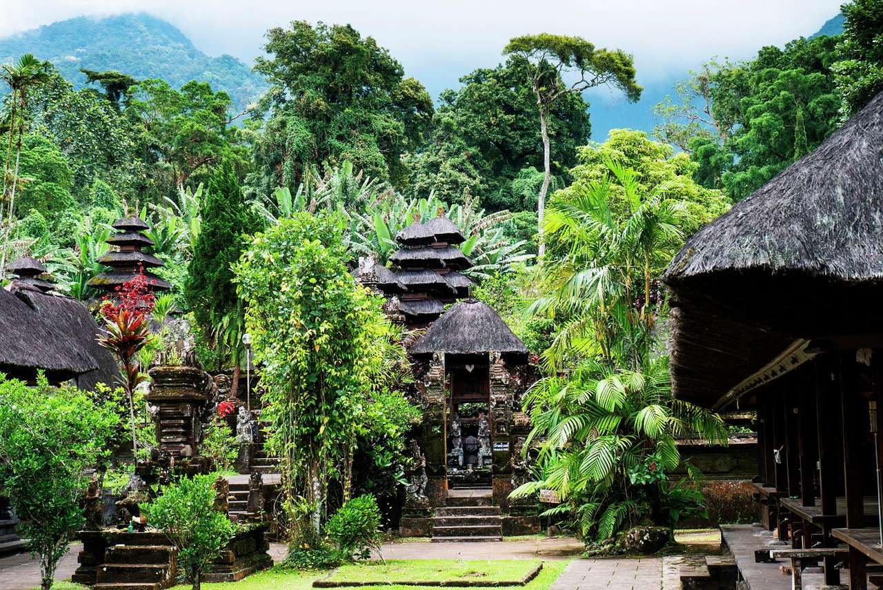 Templo Pura Luhur Batukaru en Bali (Indonesia) puzzle online a partir de foto