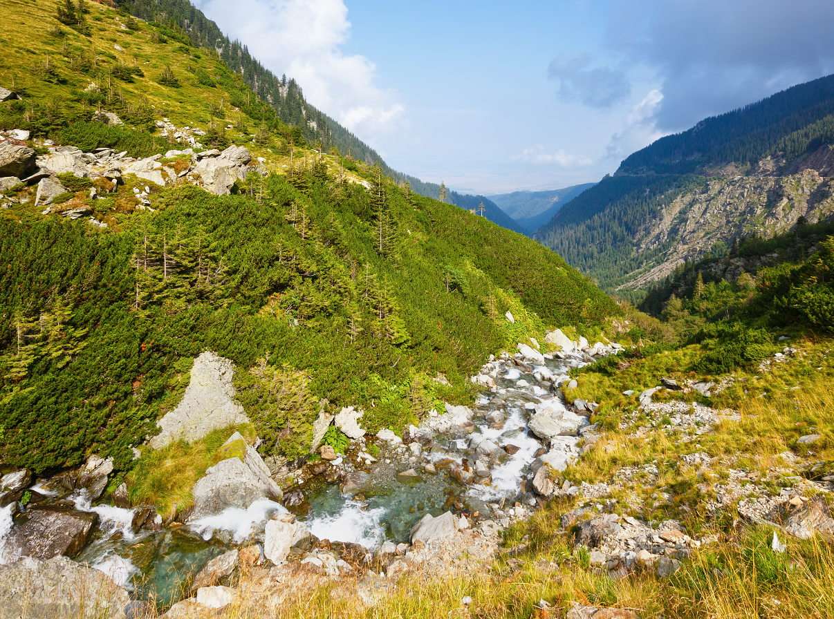 Montañas Fagaras vistas desde la carretera nacional Transfăgărășan (Rumanía) puzzle online a partir de foto
