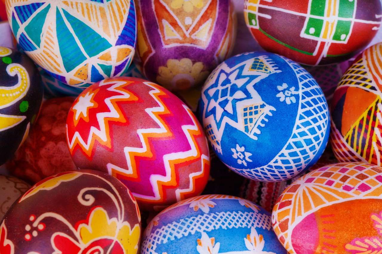 Η σύνθεση των πολύχρωμων Πασχαλινά αυγά online παζλ