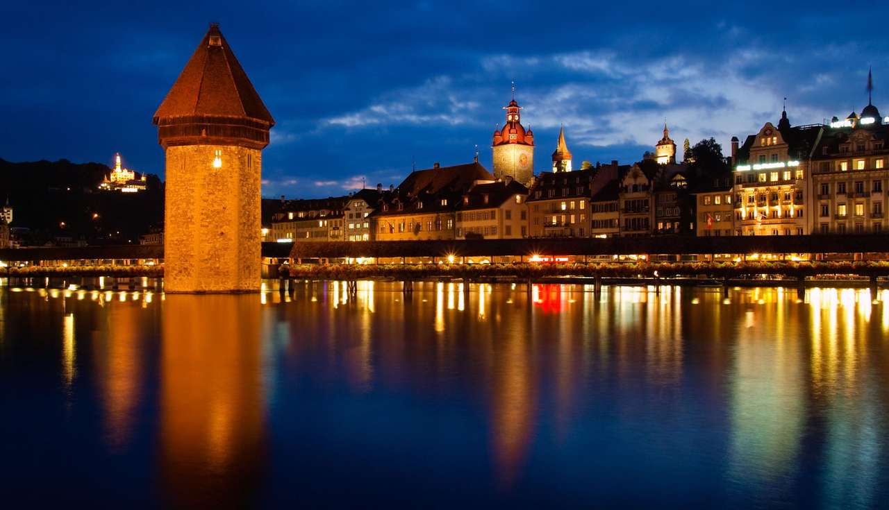 Kapellbrücke în Lucerna (Elveția) puzzle online din fotografie