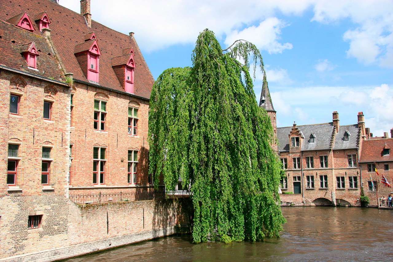 Canal în Bruges (Belgia) puzzle online din fotografie