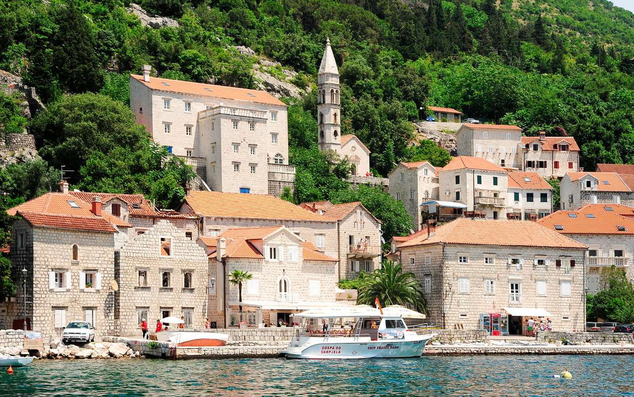 Town of Perast (Montenegro) online puzzle