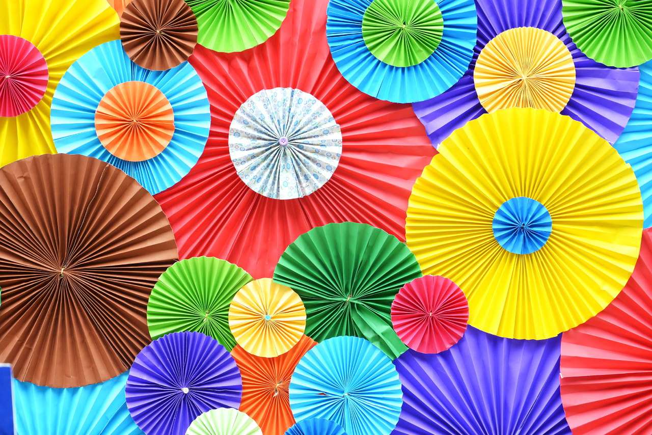 Διακόσμηση από χρωματιστό χαρτί παζλ online από φωτογραφία