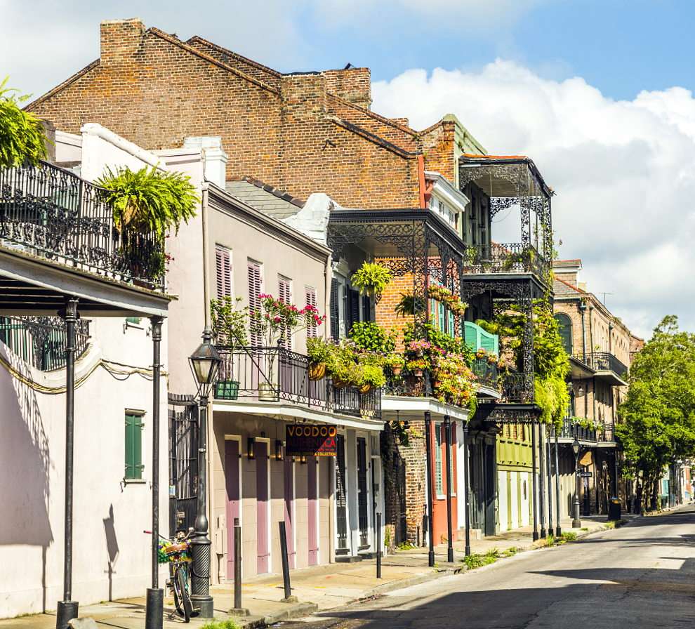 French street in New Orleans (USA) online puzzle