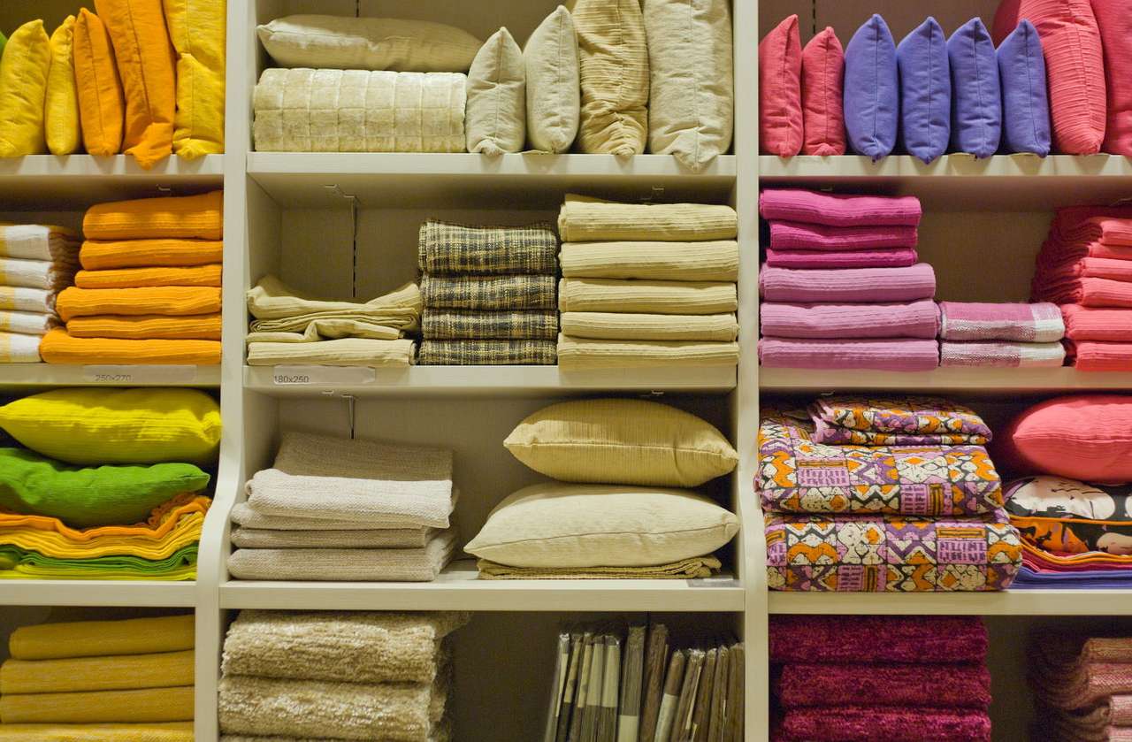 Barevné ložní prádlo online puzzle