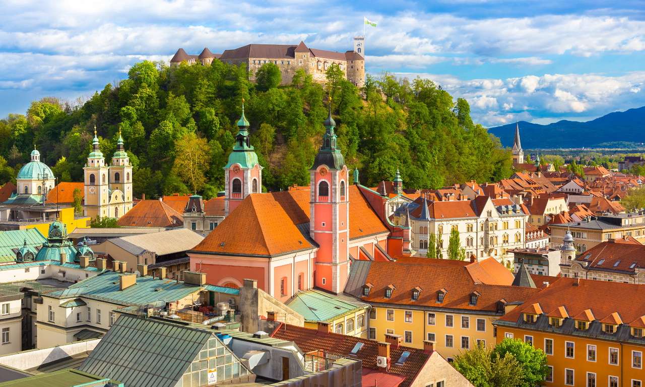 Панорама старого города Любляны (Словения) головоломка