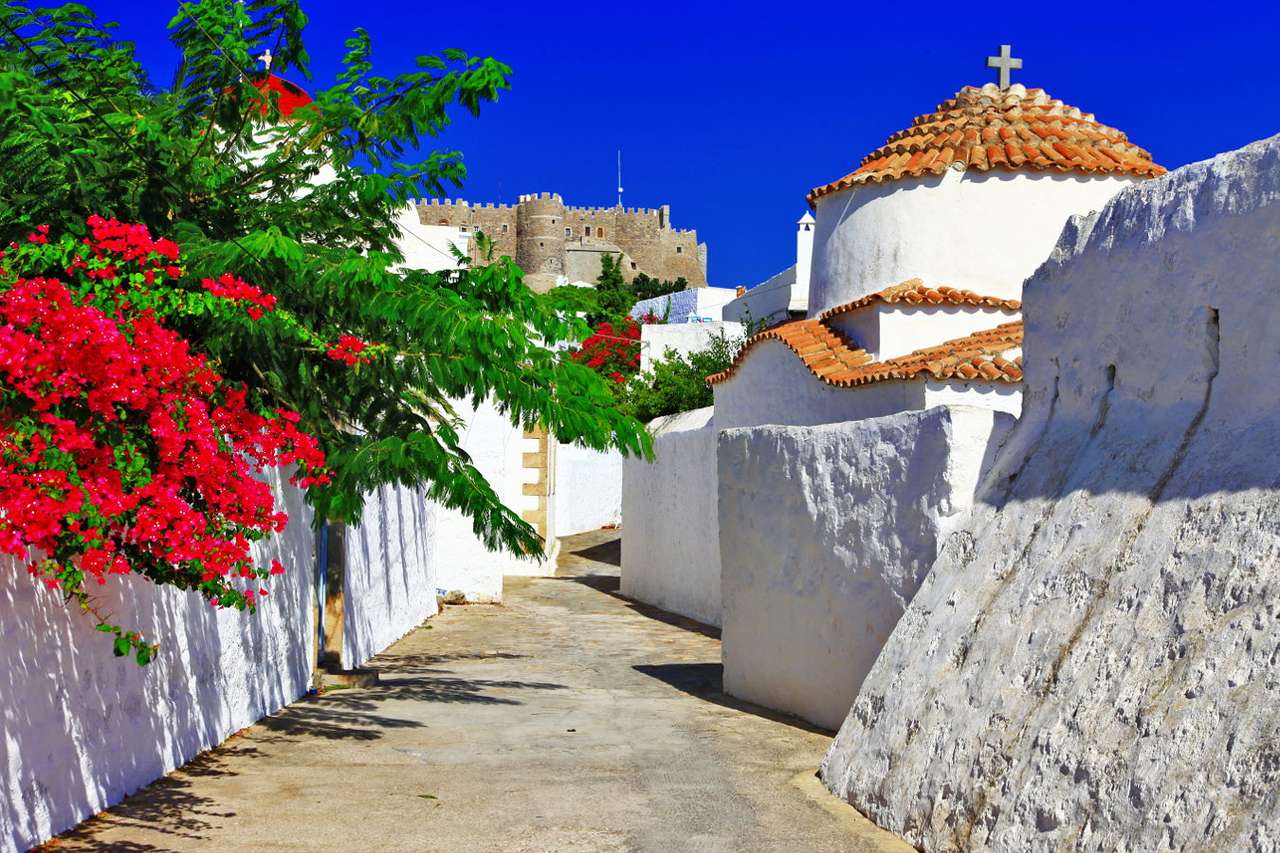 Architecture monastique sur l'île de Patmos (Grèce) puzzle en ligne à partir d'une photo