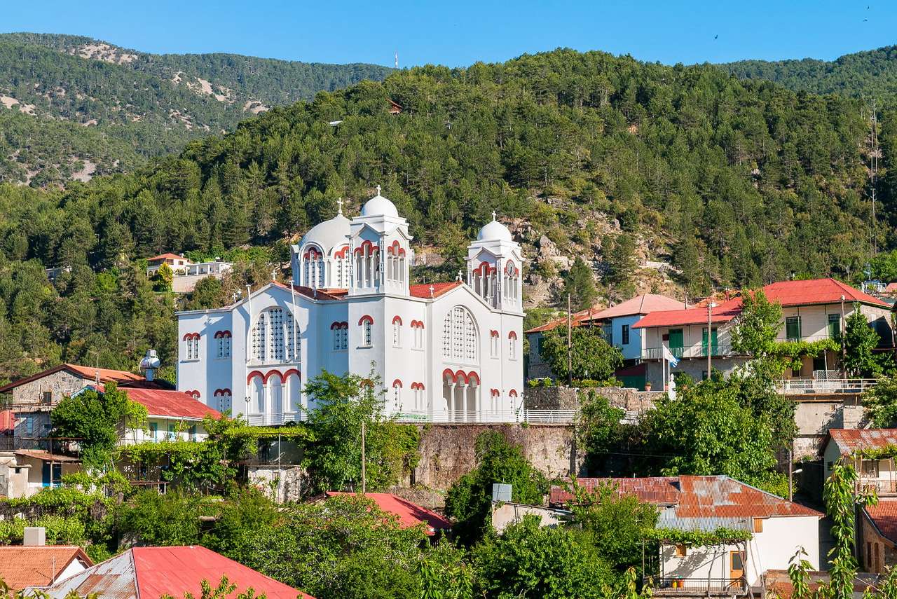 Kostel svatého kříže v Pedoulas (Kypr) online puzzle