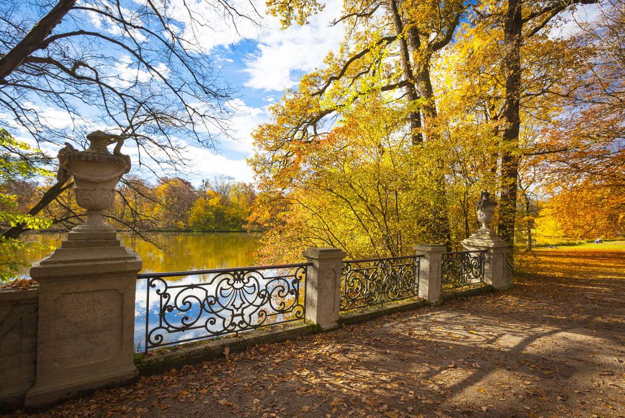 Κήποι του παλατιού Nymphenburg το φθινόπωρο (Γερμανία) παζλ online από φωτογραφία