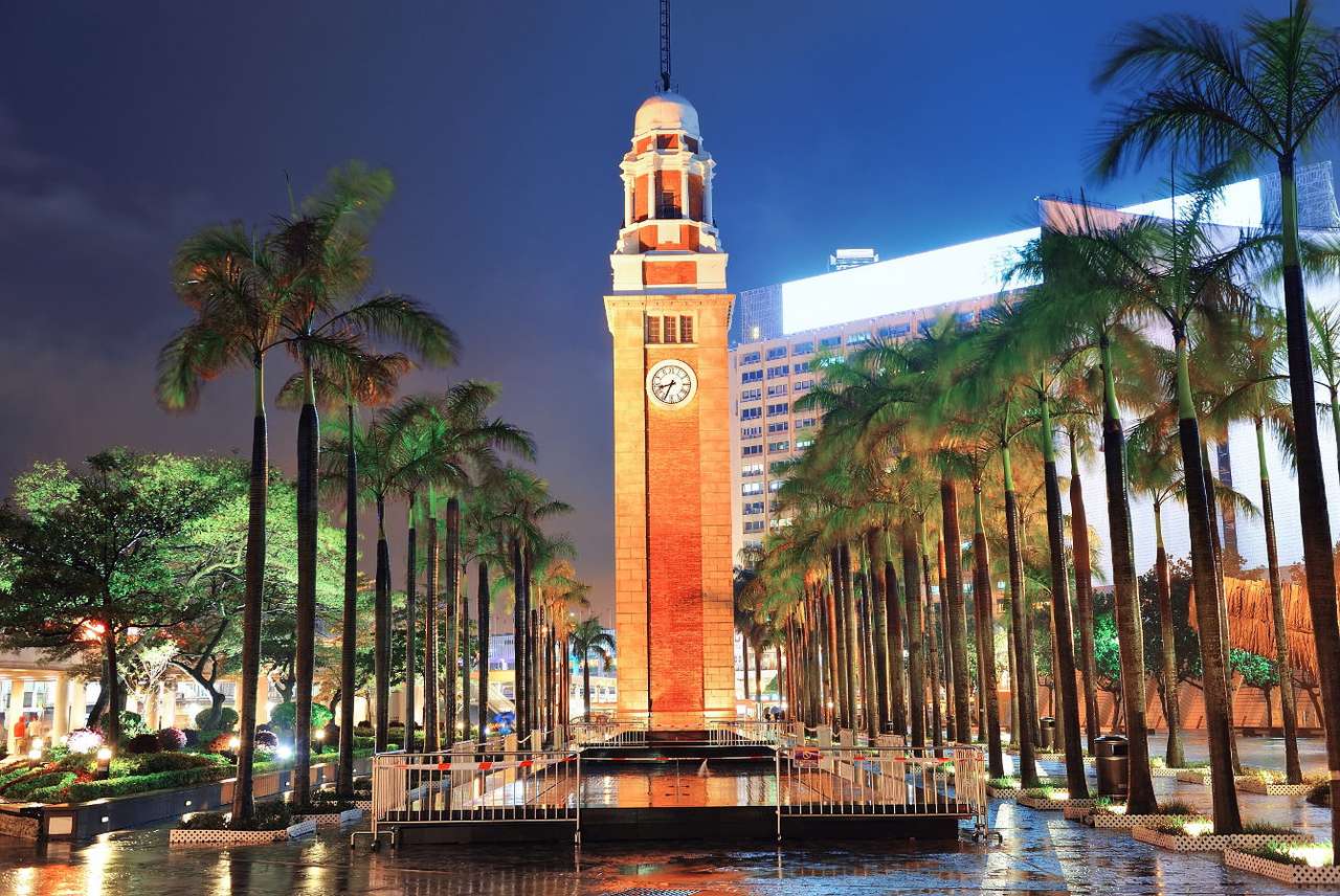 Clock tower in Hong Kong (China) online puzzle
