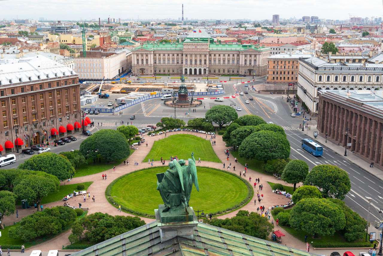 Πλατεία μπροστά από τον καθεδρικό ναό του Αγίου Ισαάκ στην Αγία Πετρούπολη (Ρωσία) παζλ online από φωτογραφία