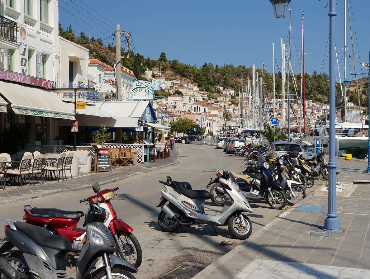 Seaside street at Poros (Greece) puzzle