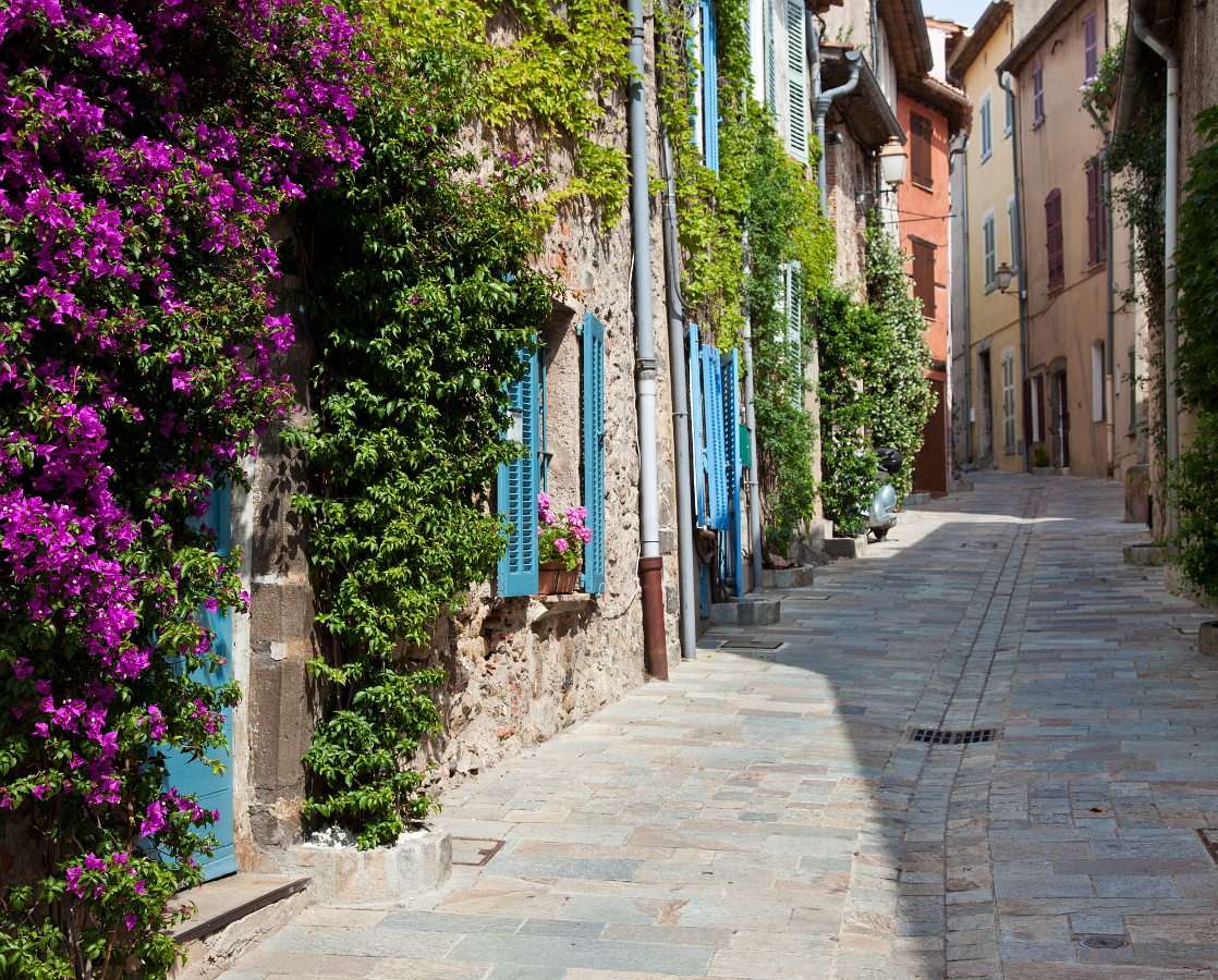 Traditionele Provençaalse straat puzzel online van foto
