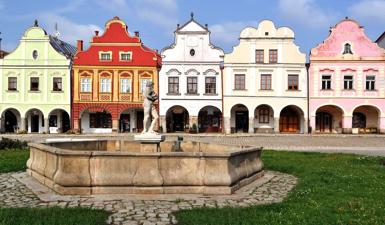Fontein in de stad Telč (Tsjechië) online puzzel