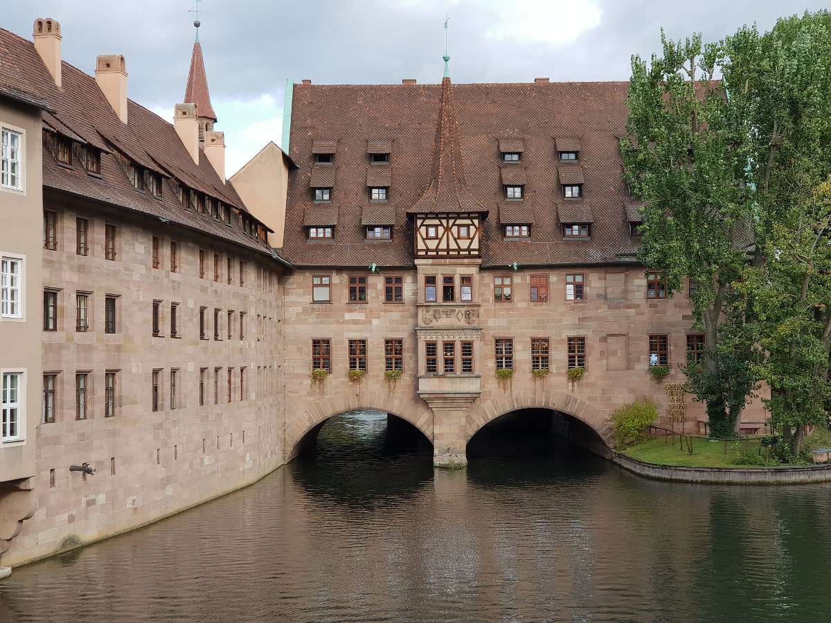 Hospital of the Holy Spirit in Nuremberg (Germany) puzzle online from photo