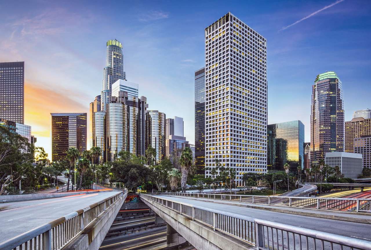 Небостъргачи в Лос Анджелис (САЩ) онлайн пъзел от снимка