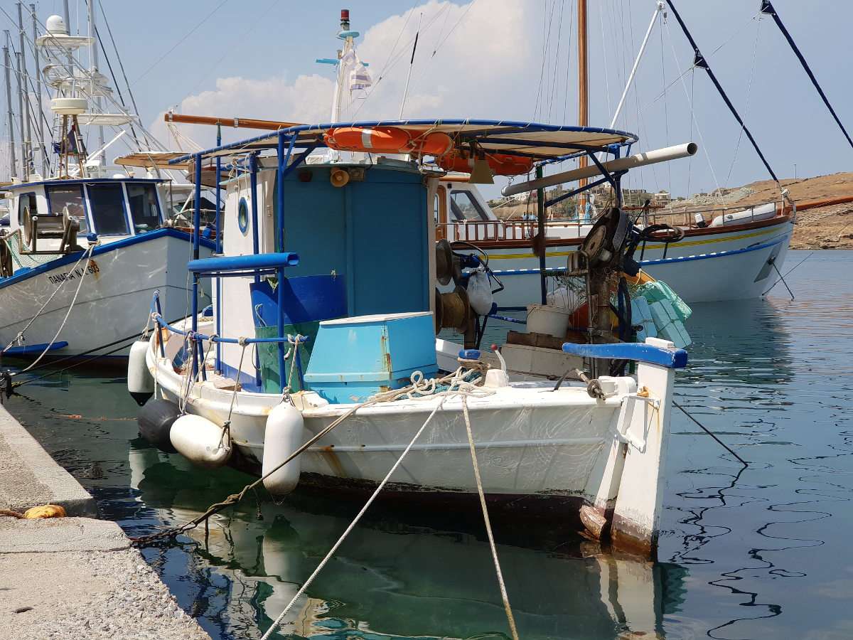 Риболовна лодка в Порос онлайн пъзел