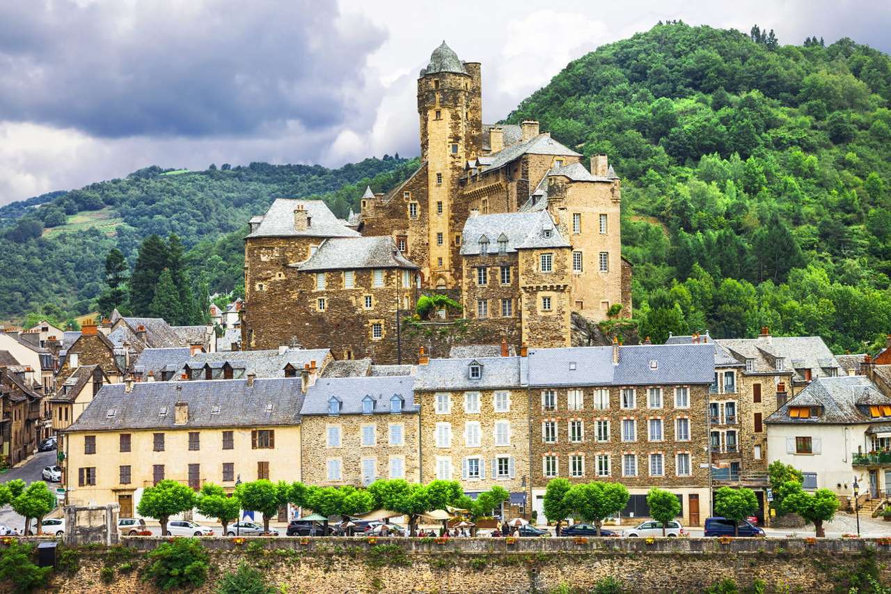 Castle in Estaing (France) online puzzle