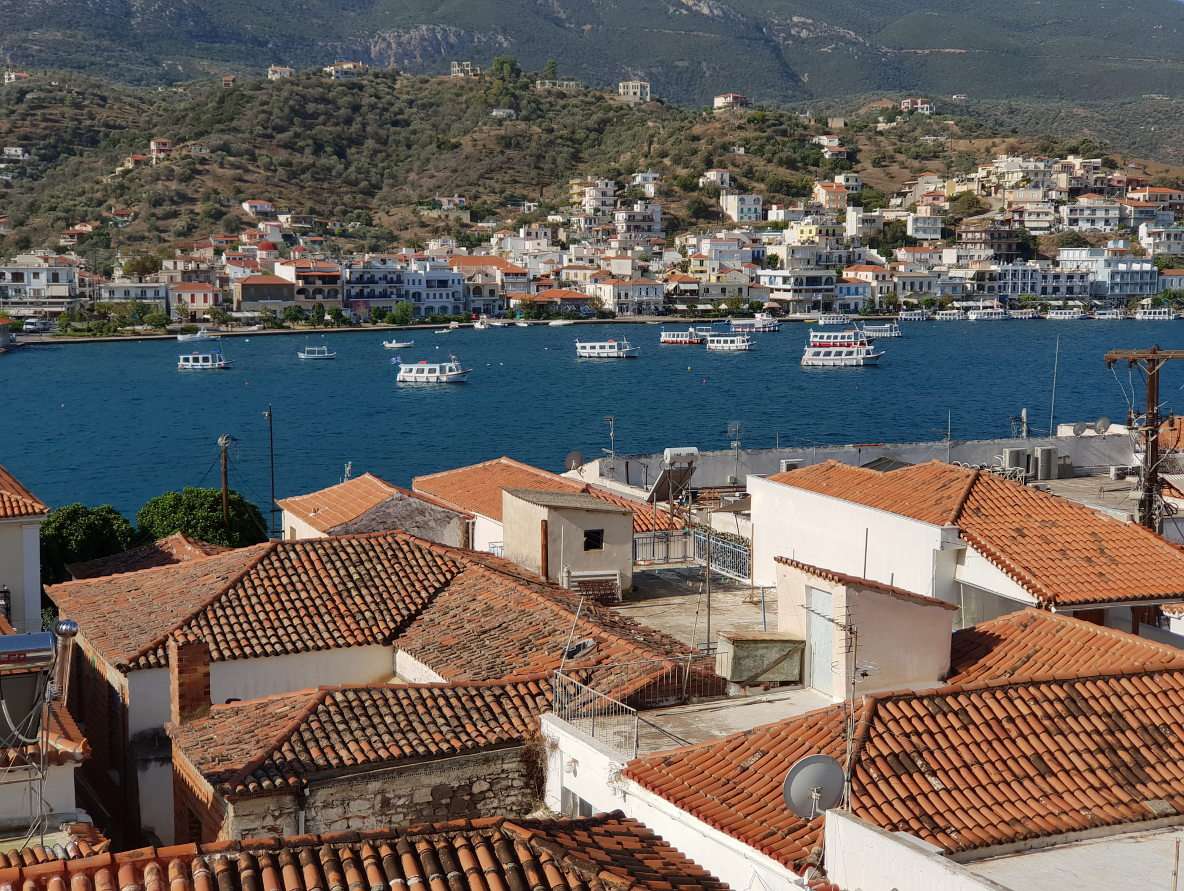 Strait between the towns of Poros and Galatas (Greece) puzzle