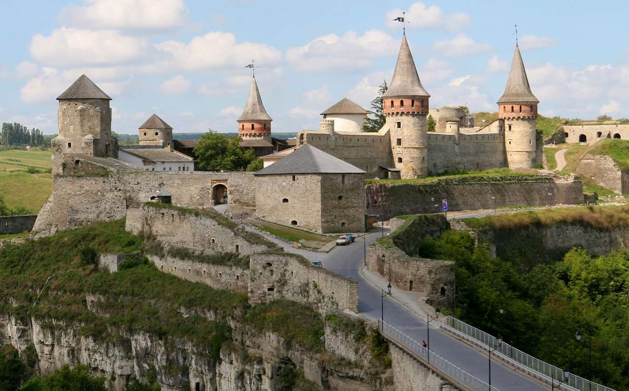 Gamla slottet i Kamianets-Podilskyi (Ukraina) pussel online från foto