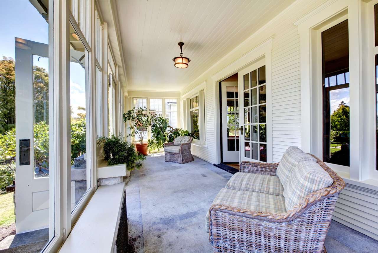 Rottingmöbler på verandan pussel online från foto