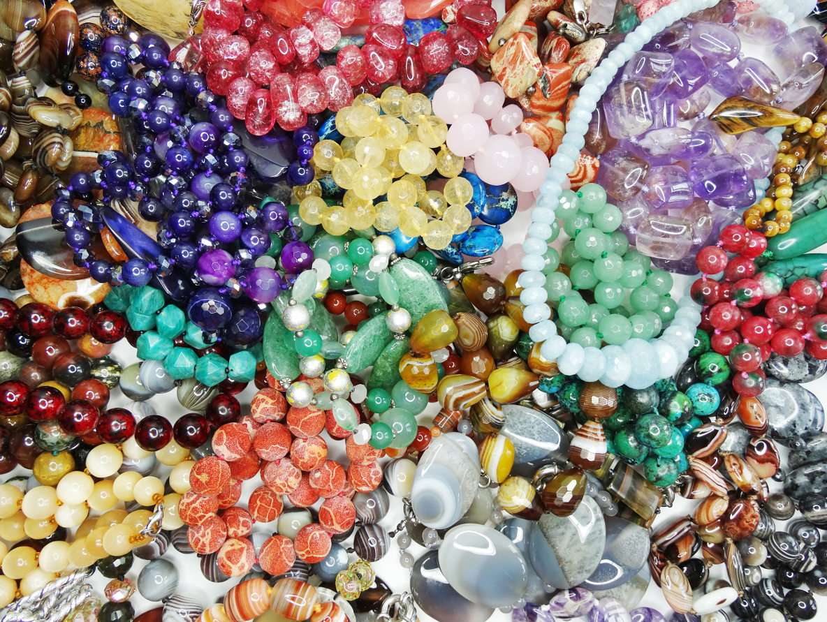 Beads from semi-precious stones puzzle online from photo