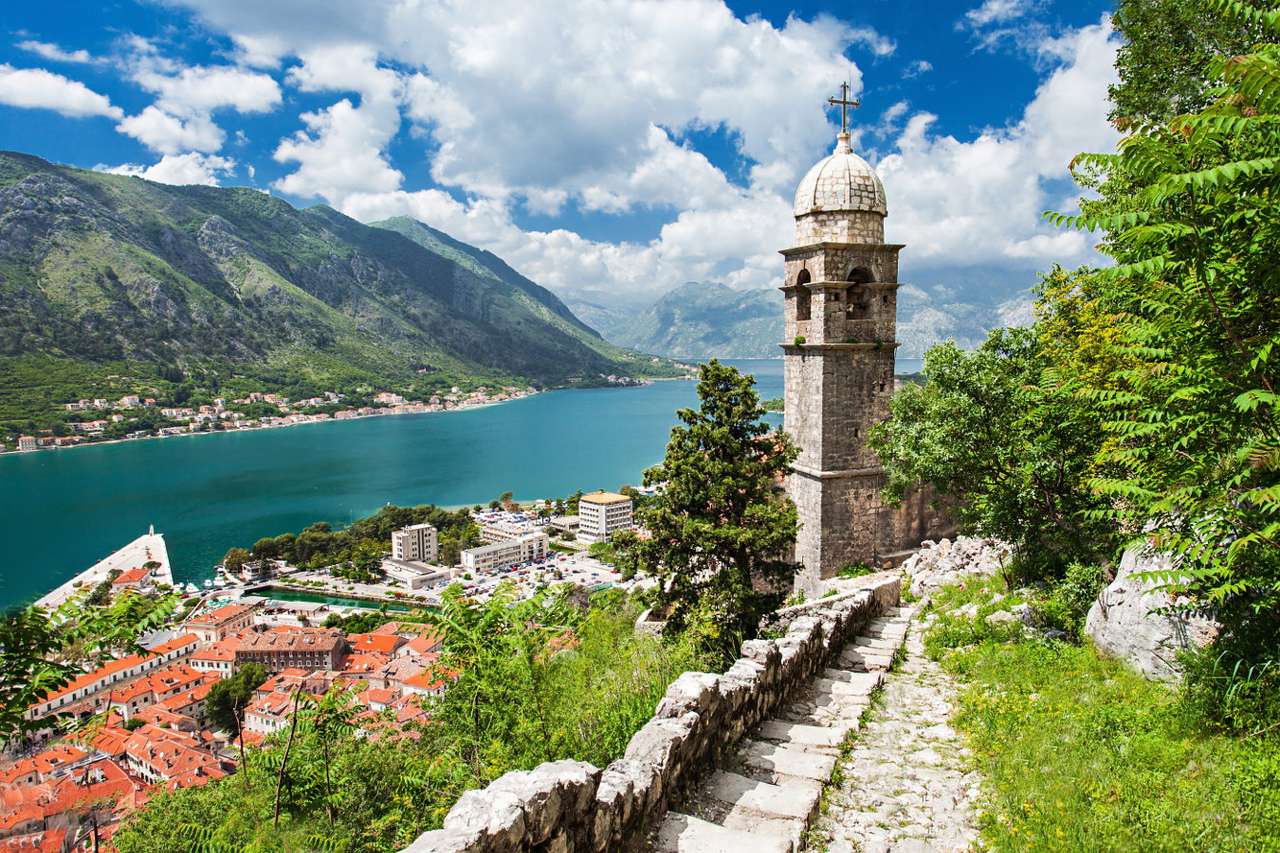 Igreja de Nossa Senhora do Remédio em Kotor (Montenegro) puzzle online a partir de fotografia