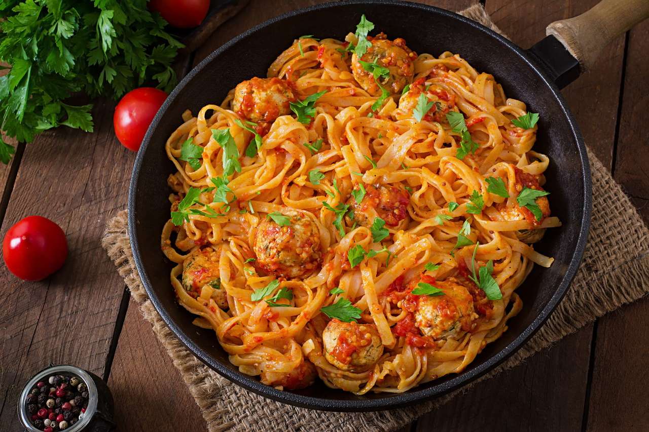 Linguine with meatballs puzzle online from photo