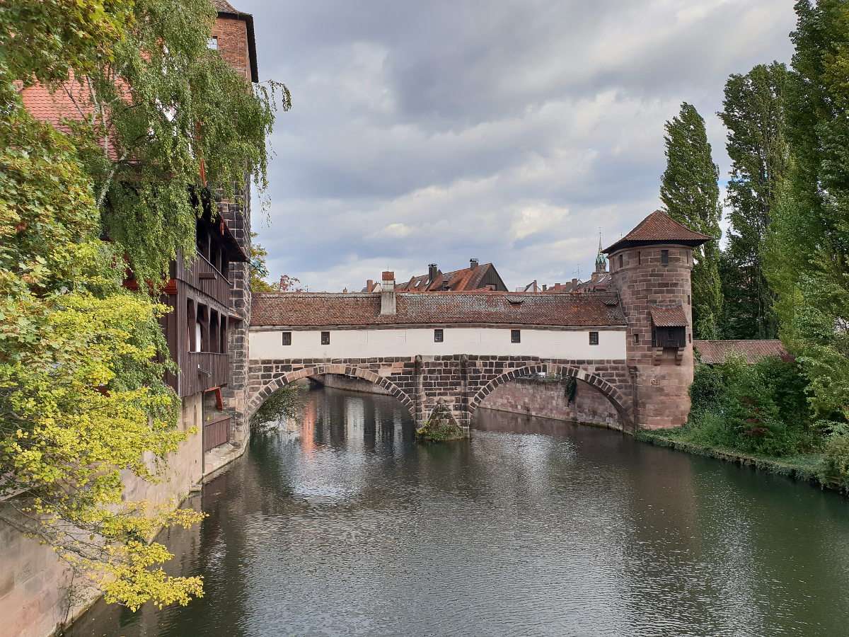 A ponte de Weinstadel em Nuremberg (Alemanha) puzzle online a partir de fotografia