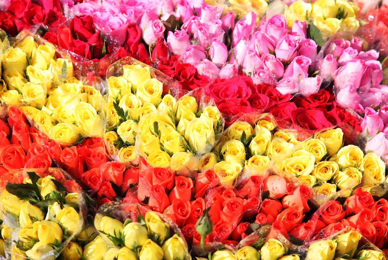 Different colored bouquets puzzle online from photo