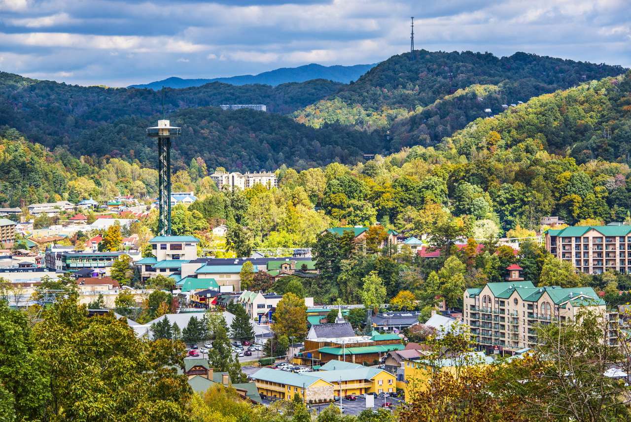 Cidade de Gatlinburg nas Smoky Mountains (EUA) puzzle online a partir de fotografia