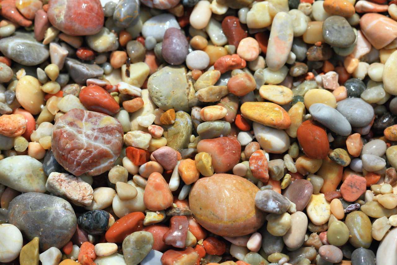 Sea pebbles puzzle online from photo