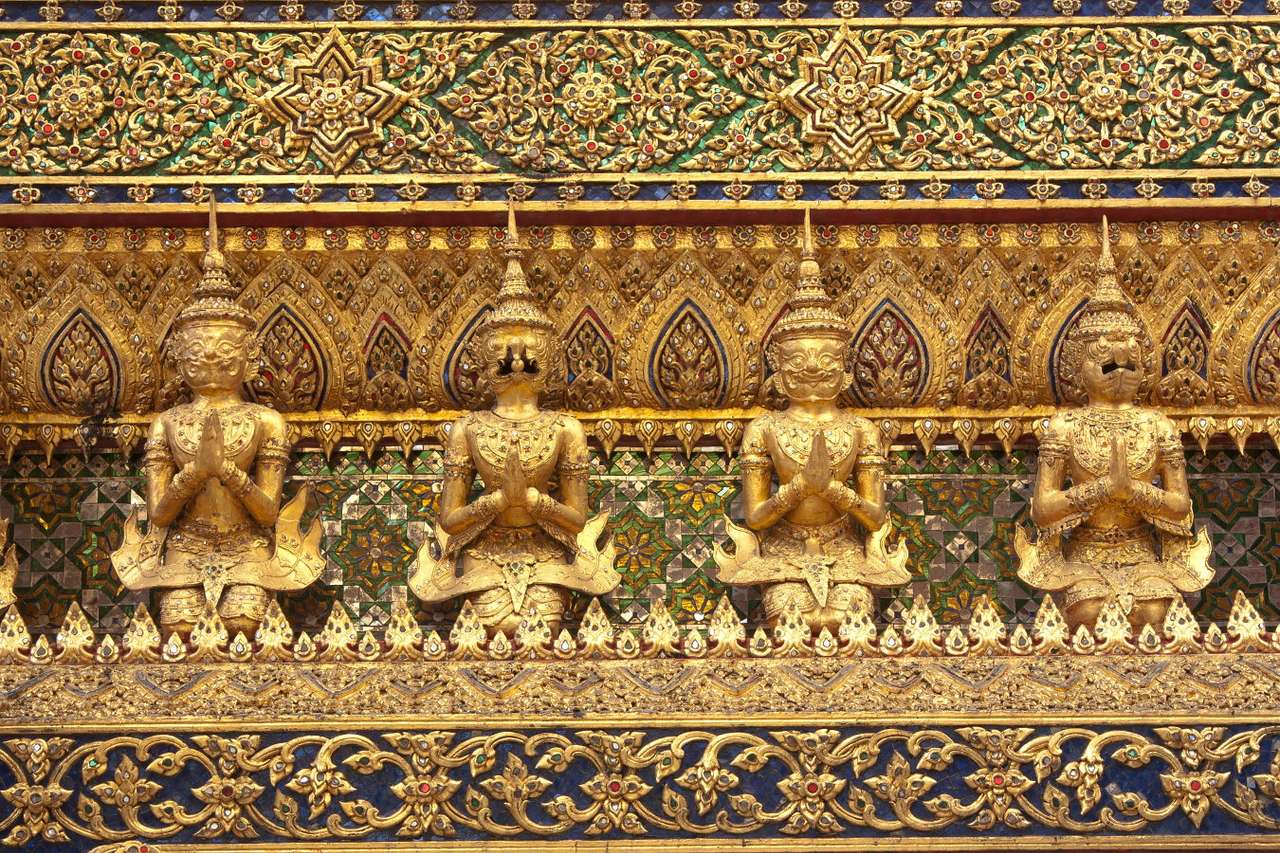 Detalhes no templo Wat Phra Kaew (Tailândia) puzzle online a partir de fotografia
