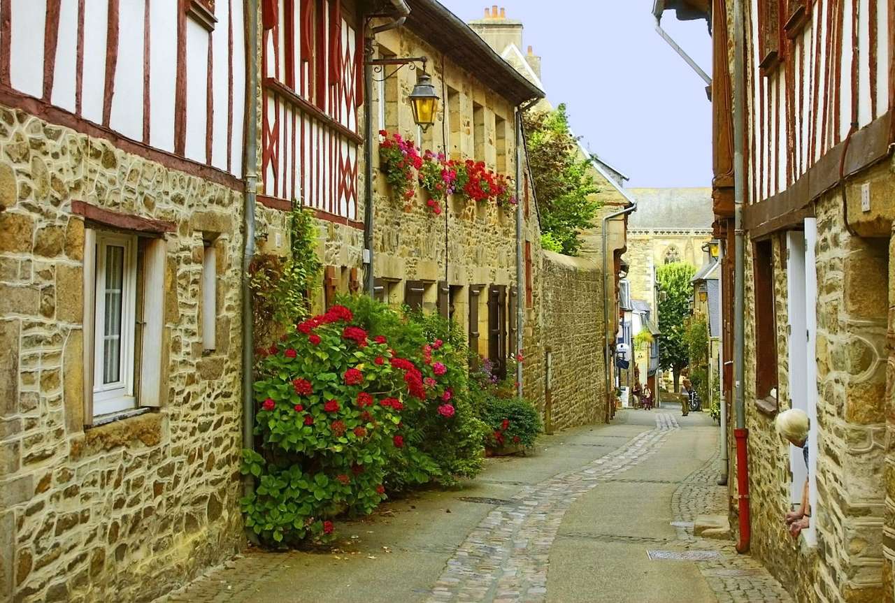 Smal gata i Tréguier (Frankrike) pussel online från foto