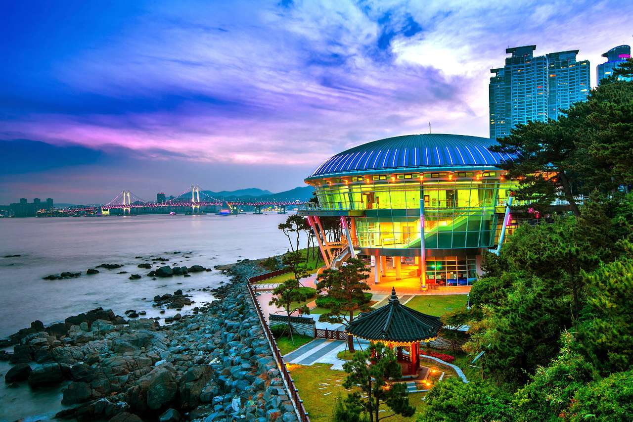 Nurimaru APEC House na ilha de Dongbaekseom (Coreia do Sul) puzzle online