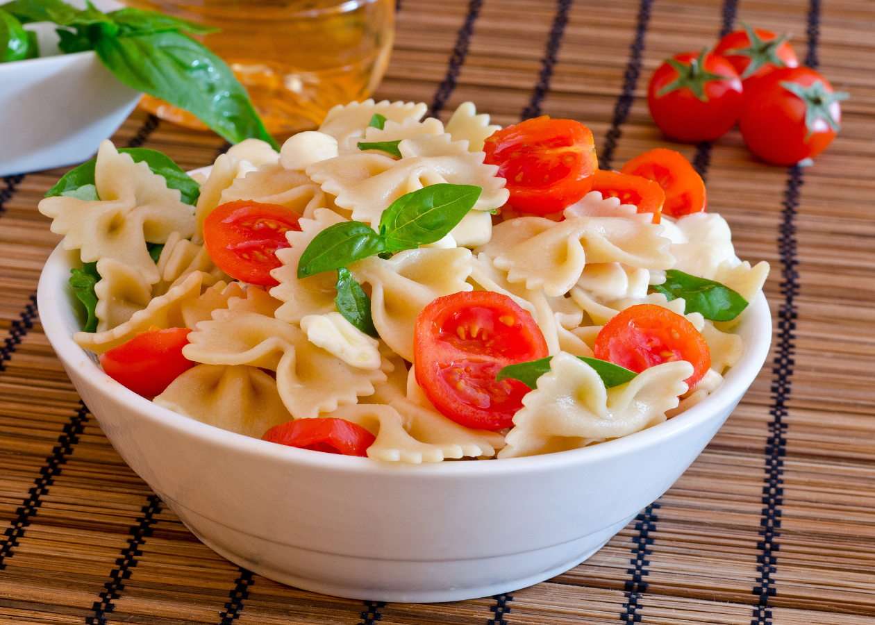 Pasta with cherry tomatoes and fresh basil online puzzle
