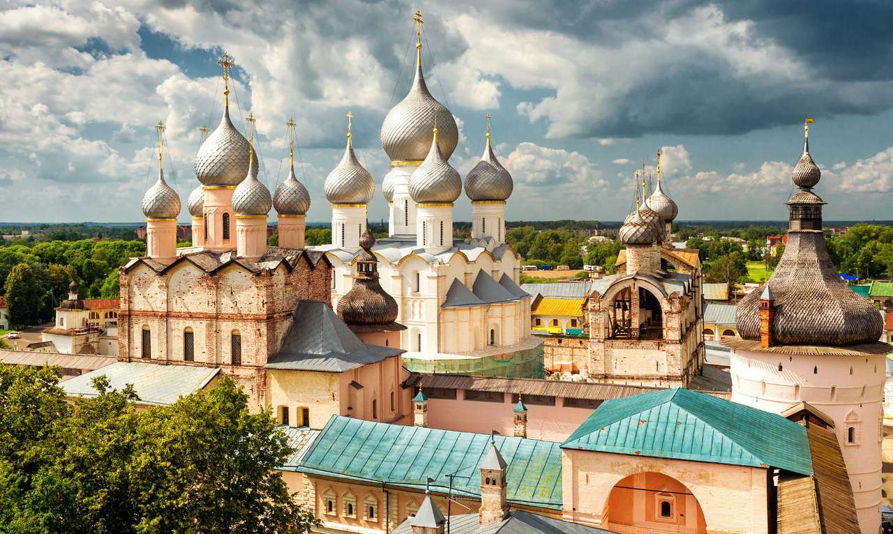 Domkyrkan av den välsignade jungfru Maria i Rostov (Ryssland) Pussel online