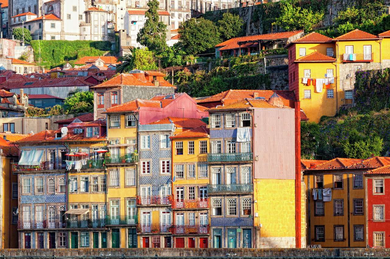 Quartier de Ribeira à Porto (Portugal) puzzle en ligne à partir d'une photo