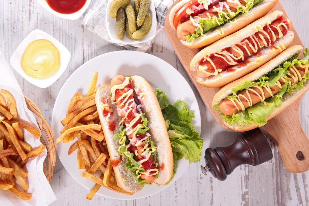 Hot dog con coberturas puzzle online a partir de foto
