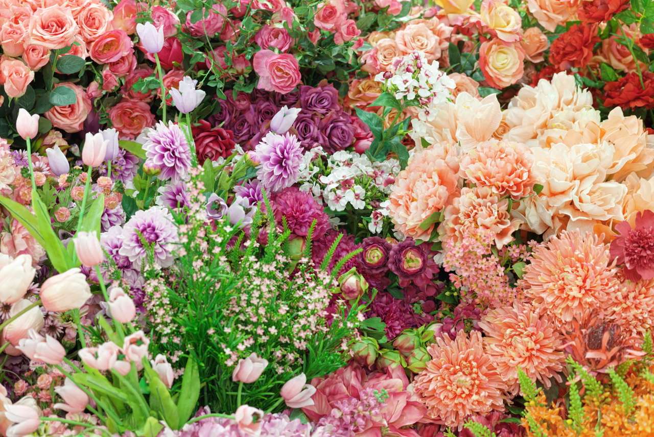 Cut flowers puzzle online from photo