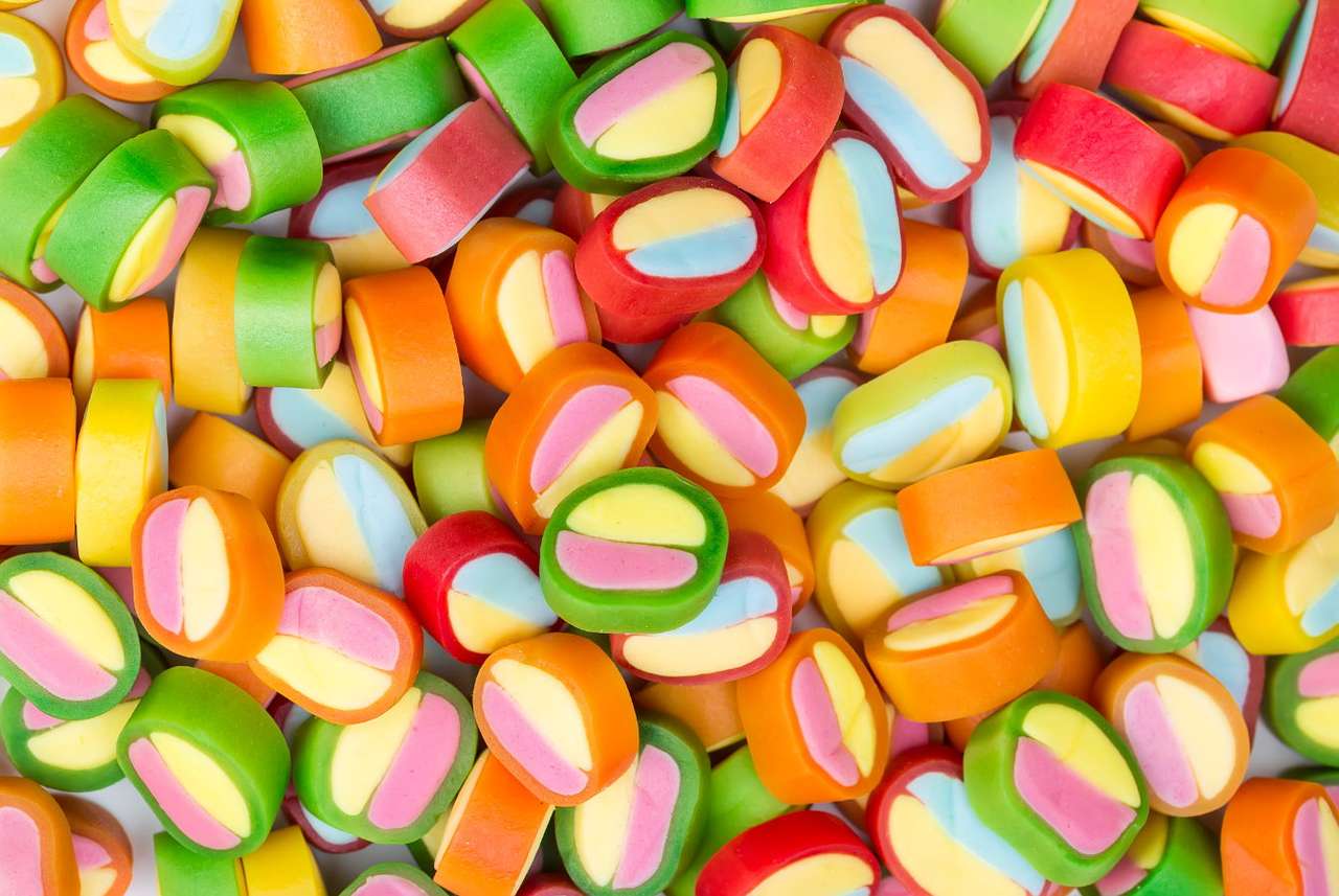 Разноцветные конфеты пазл онлайн из фото