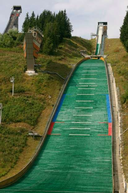 Ski jump puzzle online from photo