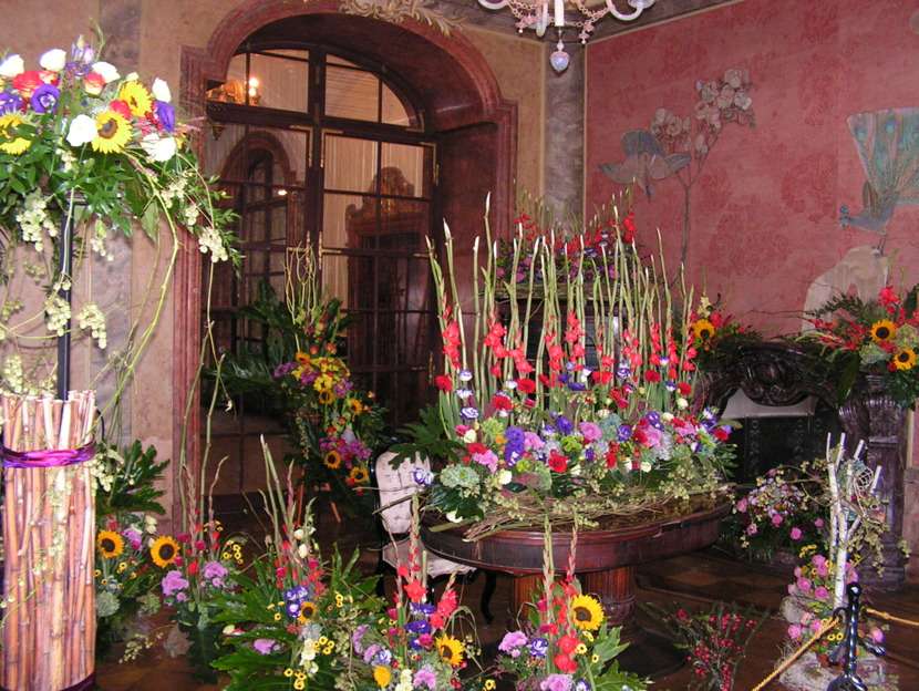 Blomsterarrangemang pussel online från foto