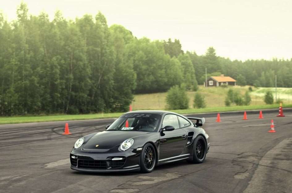 Porsche з німецького міста Торунь. онлайн пазл