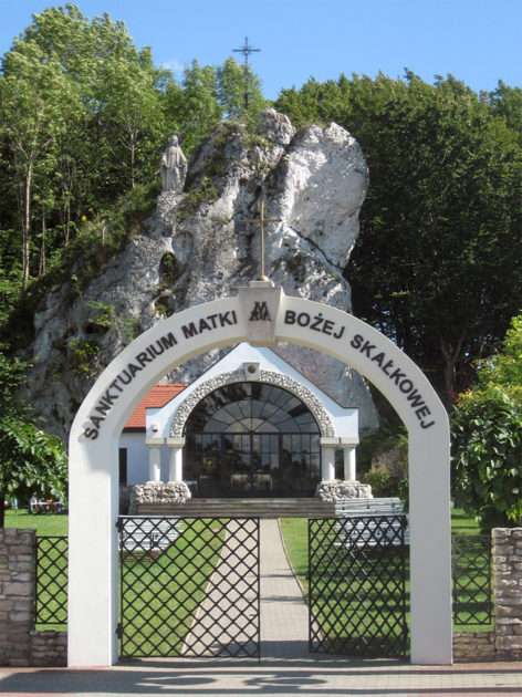 Святилище Матері Божої на скелях у Подзамче скласти пазл онлайн з фото