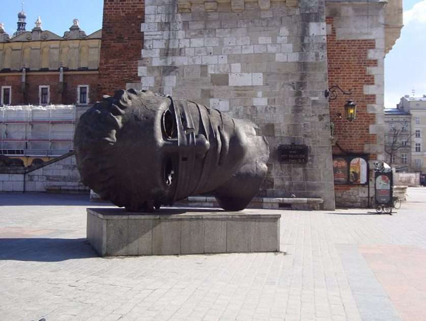 Head in Krakow puzzle online from photo