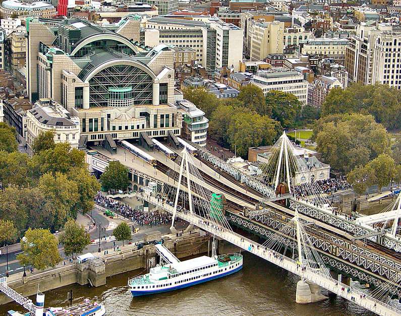 Charing Cross Station puzzle online from photo